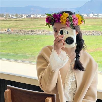 两陌生人困境中探寻未知真相